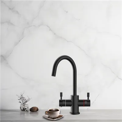 Apakah keran air panas kompatibel dengan semua jenis wastafel?